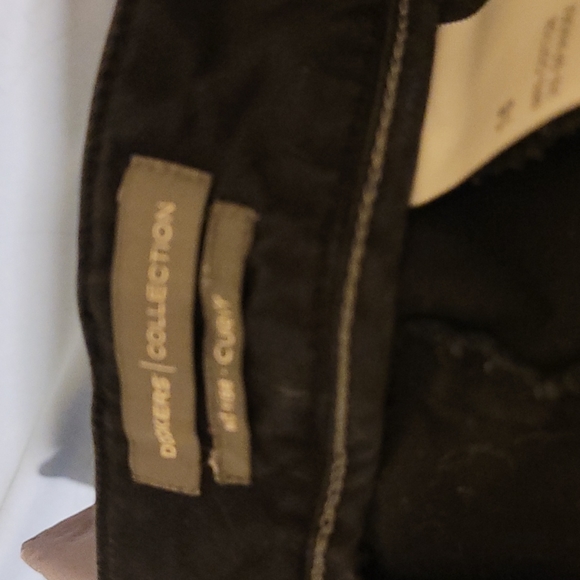 Shorts - Picture 3 of 4